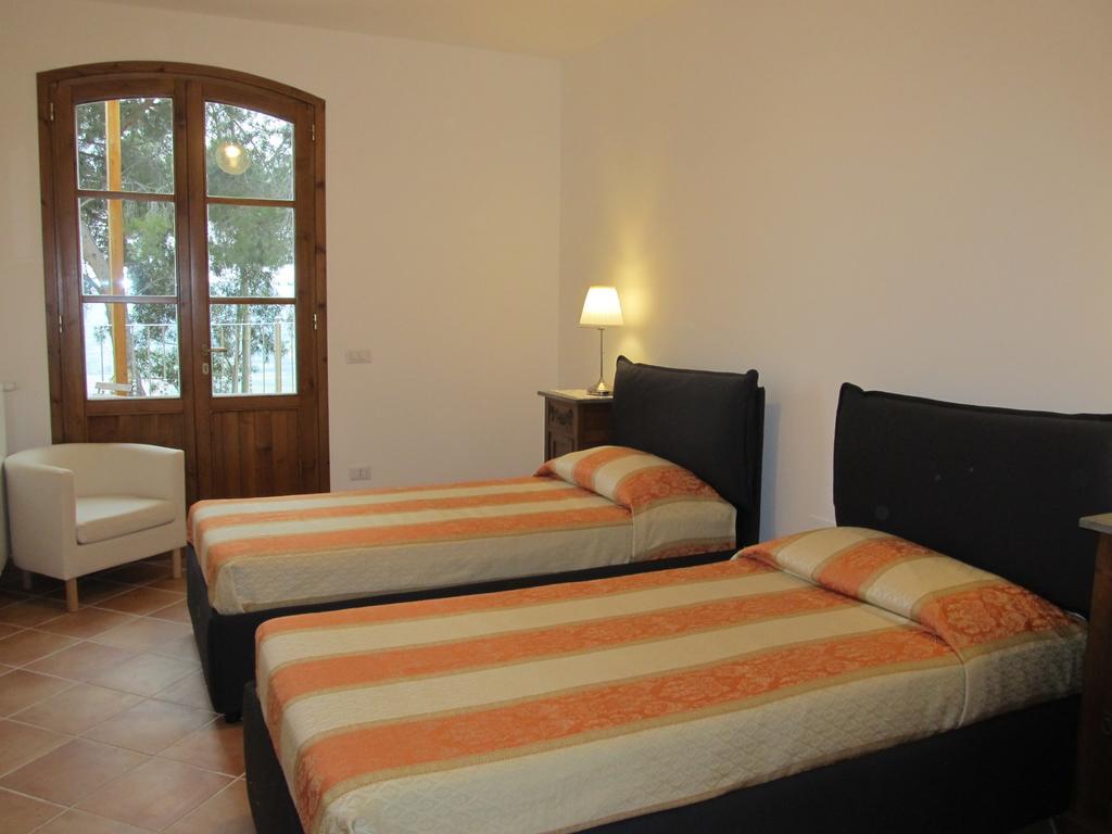 Agriturismo La Grotta 圣朱利亚诺-泰尔梅 外观 照片